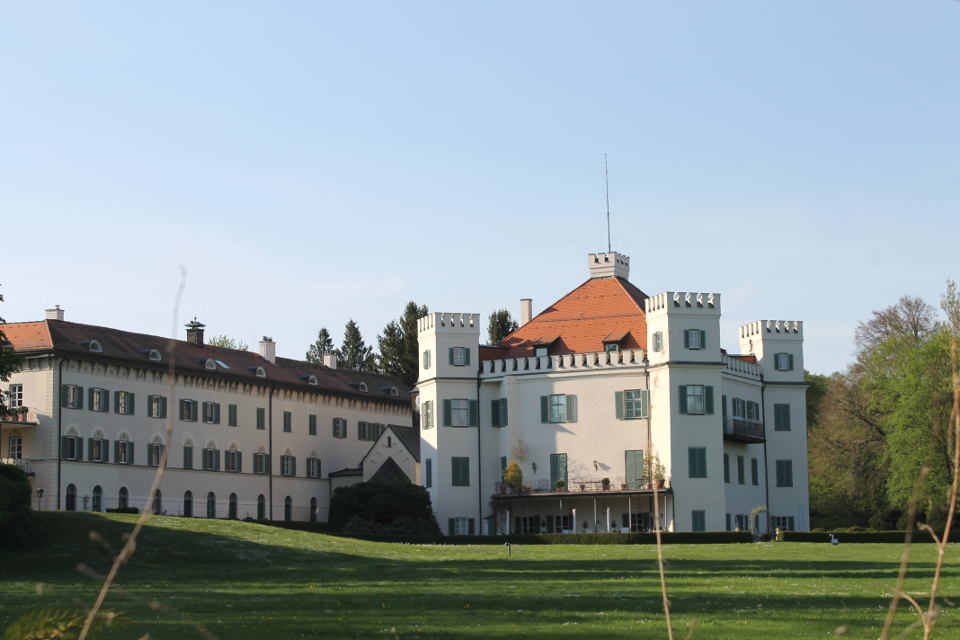 Sisi Schloss Possenhofen und Schlosspark